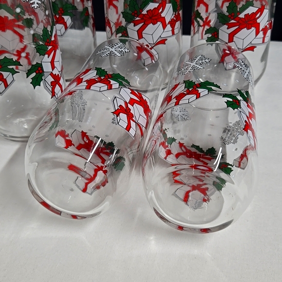 8 Vintage Christmas Glasses Luminarc USA Tumblers Packages Bows Snowflakes - Picture 15 of 16